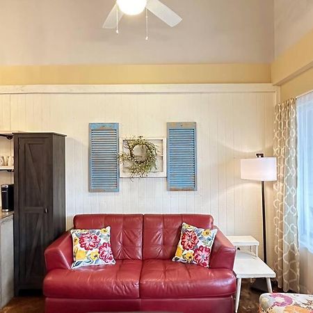 Haven At Hazel~Downtown Bungalow Demorest Экстерьер фото