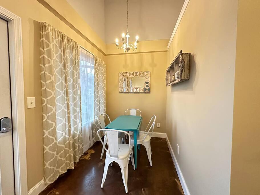 Haven At Hazel~Downtown Bungalow Demorest Экстерьер фото