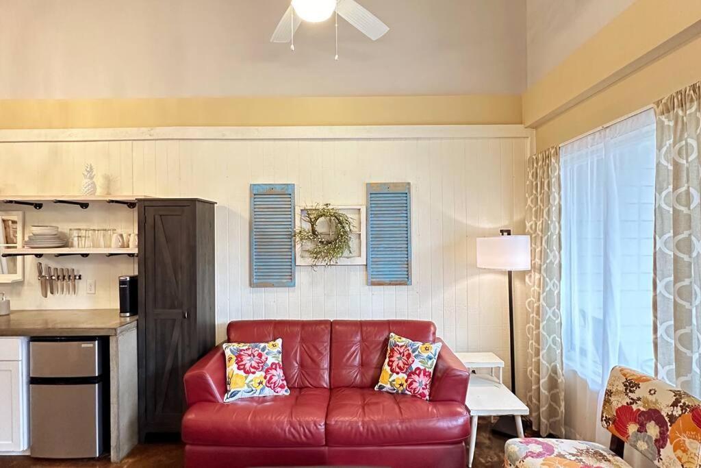 Haven At Hazel~Downtown Bungalow Demorest Экстерьер фото