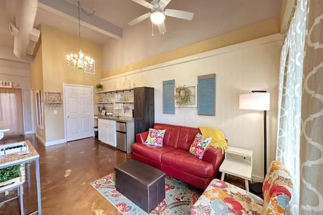 Haven At Hazel~Downtown Bungalow Demorest Экстерьер фото